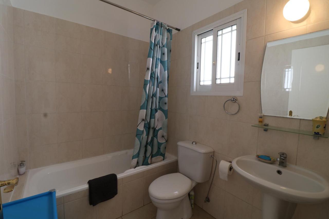 Apartment In Kato Pafos & 10 Min To Venus Beach エクステリア 写真