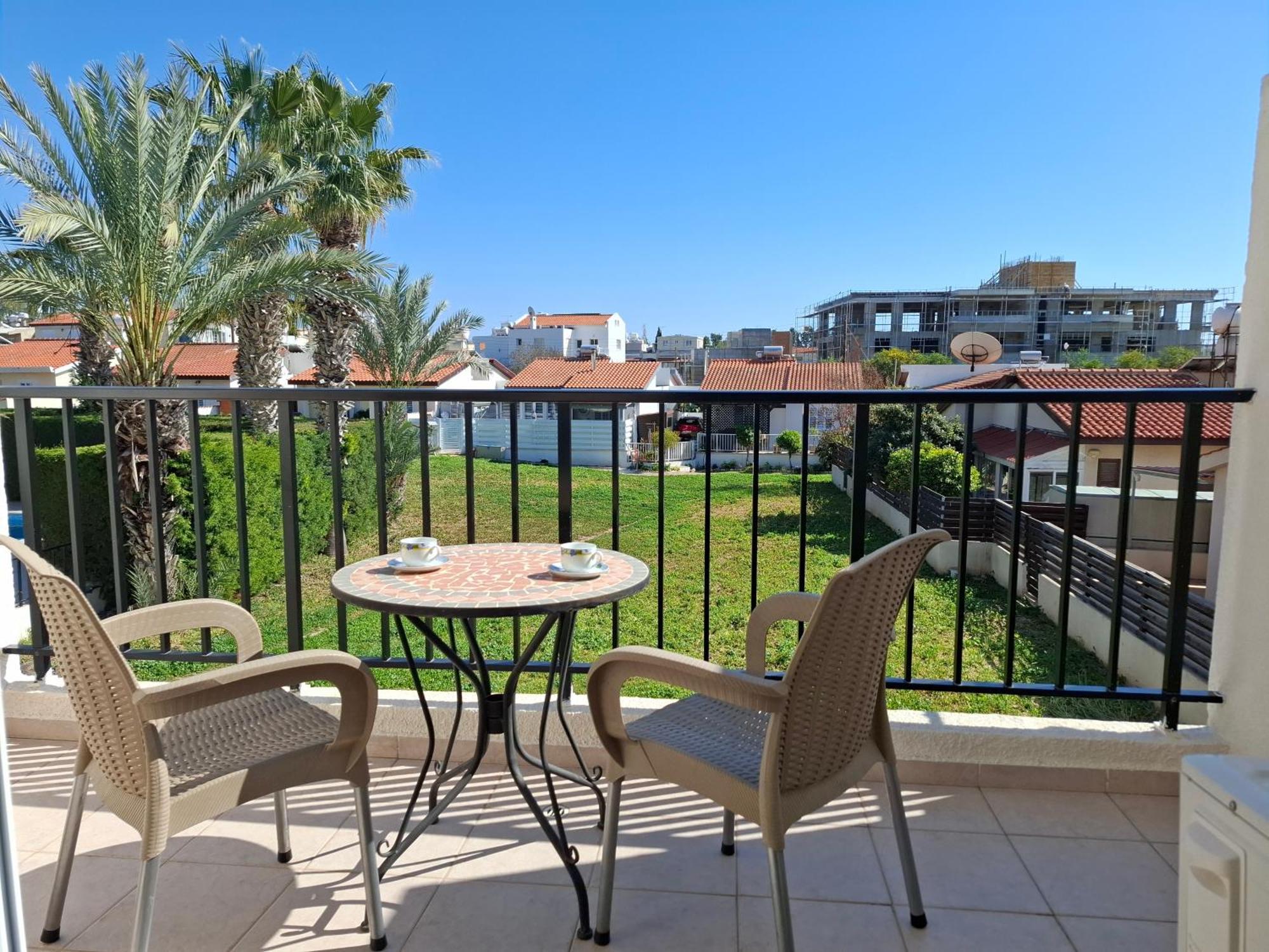 Apartment In Kato Pafos & 10 Min To Venus Beach エクステリア 写真