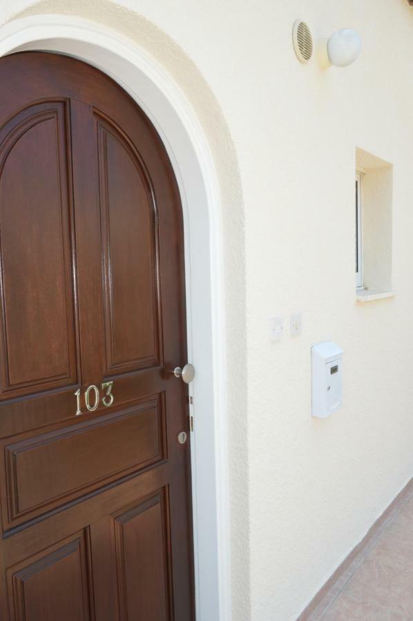 Apartment In Kato Pafos & 10 Min To Venus Beach エクステリア 写真